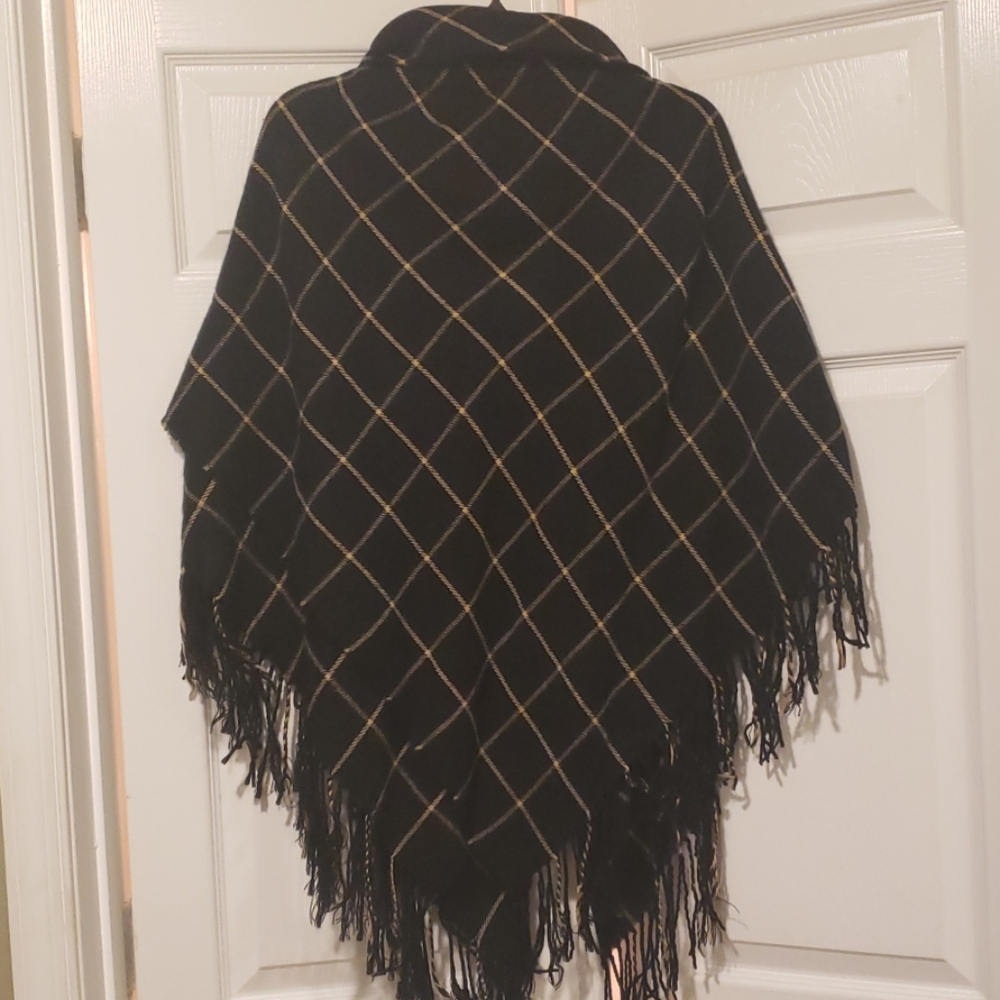 Fringe poncho - Picture 4 of 4